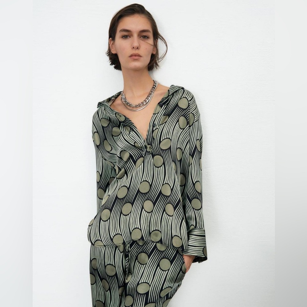 Brand New ZARA Green Printed Blouse (XS)